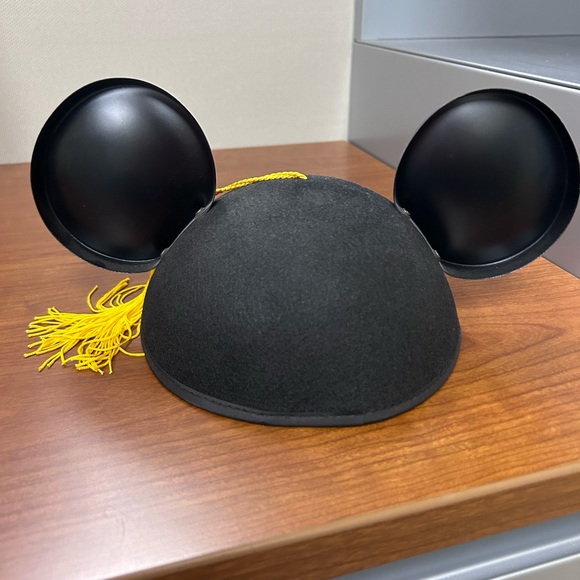 Disney Institute Graduation Cap w/Mickey Ears & Tassel - Picture 3 of 7